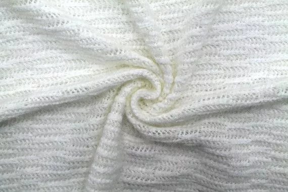 Tissu Maille Tricot à Poils Brillant Blanc cassé -Au Mètre