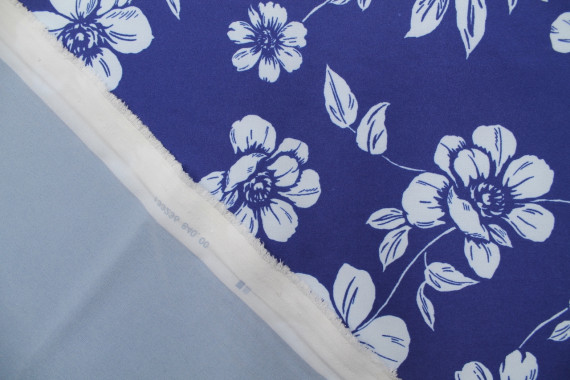Tissu Polyester Extensible Royal Imprimé Fleurs Blanc -Au Mètre