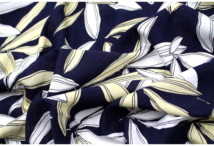 Tissu Viscose Polyamide Imprimé Fleur Jacinthe Marine -Au Mètre