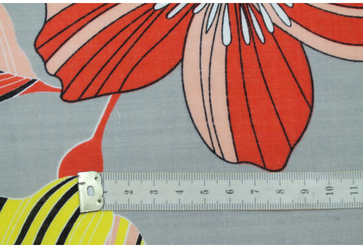 Tissu Voile Coton Viscose Imprimé Fleur Giant Gris -Au Mètre