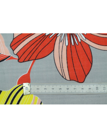 Tissu Voile Coton Viscose Imprimé Fleur Giant Gris -Au Mètre