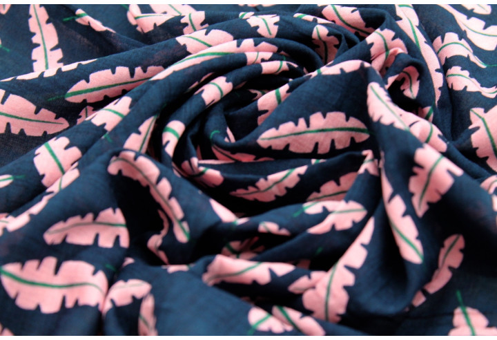 Tissu Voile Coton Viscose Imprimé Fond Marine Plume Rose -Au Mètre