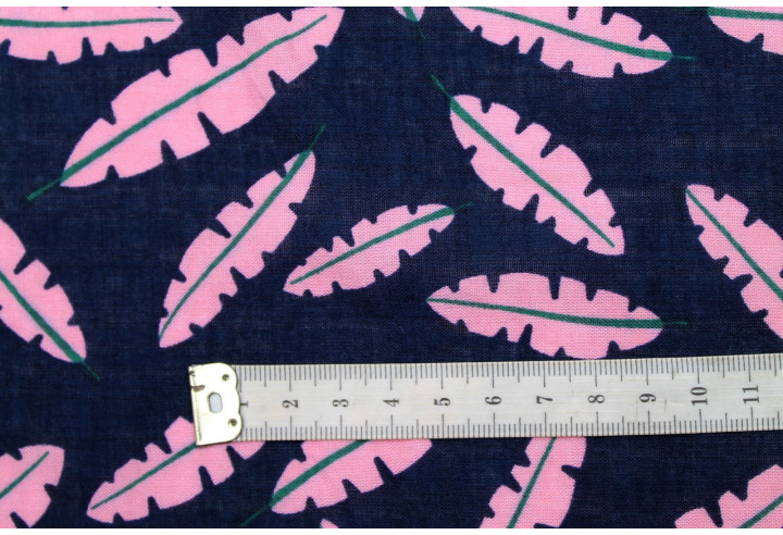Tissu Voile Coton Viscose Imprimé Fond Marine Plume Rose -Au Mètre