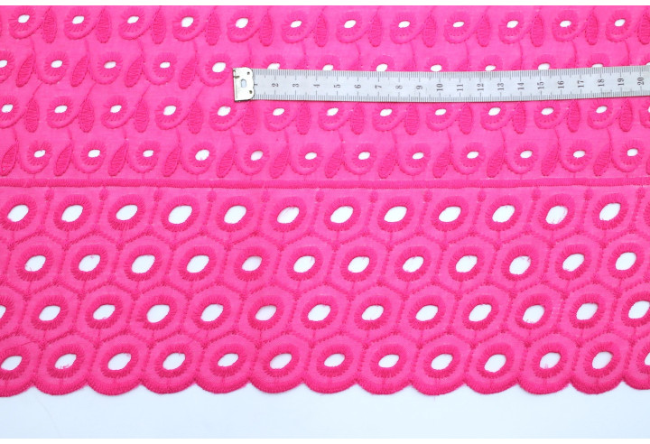 Tissu Broderie Anglaise Fleur Doly Fuchsia -Au Mètre