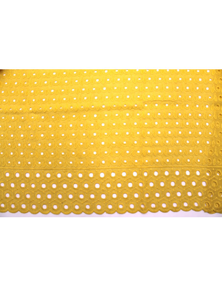 Tissu Broderie Anglaise Fleur Doly Moutarde -Au Mètre