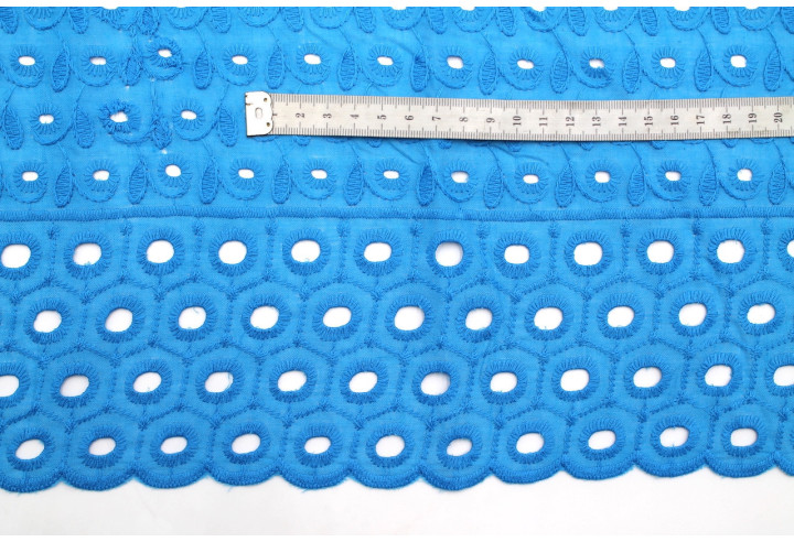 Tissu Broderie Anglaise Fleur Doly Turquoise -Au Mètre