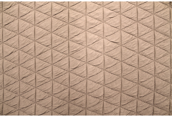 Tissu Matelassé Gros Triangles Beige -Au Mètre