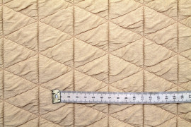 Tissu Matelassé Gros Triangles Beige clair -Coupon de 3 mètres