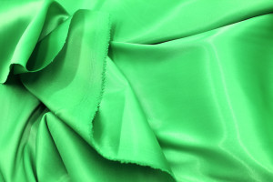 Tissu Satin Soyeux peau de pêche Vert drapeau -Au mètre 2