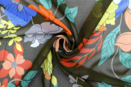 Tissu Mousseline Georgette Imprimée Fleur Sophie Kaki -Au Mètre