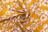Tissu Gabardine Viscose Imprimé Fleur Pansy Safran de Qualité, Tissu au mètre, Tissu pas cher - Alltissus.com