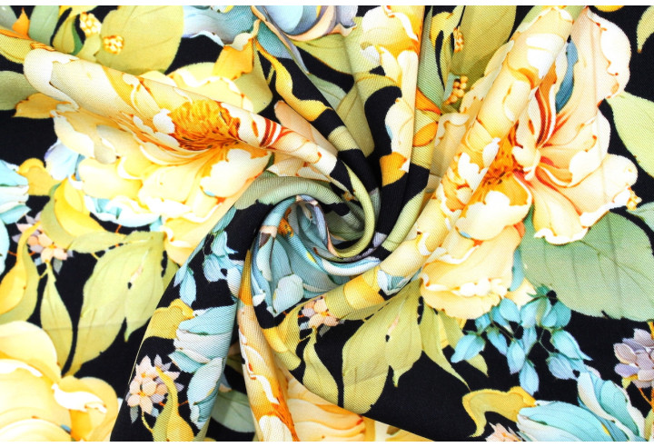 Tissu Gabardine Viscose Imprimé Fleur April Noir de Qualité, Tissu au mètre, Tissu pas cher - Alltissus.com