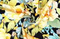 Tissu Gabardine Viscose Imprimé Fleur April Noir de Qualité, Tissu au mètre, Tissu pas cher - Alltissus.com