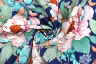 Tissu Gabardine Viscose Imprimé Fleur April Marine de Qualité, Tissu au mètre, Tissu pas cher - Alltissus.com