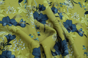 Tissu Gabardine Viscose Imprimé Fleur Délys Pistache de Qualité, Tissu au mètre, Tissu pas cher - Alltissus.com 2