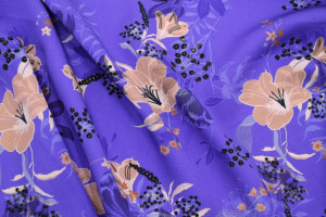 Tissu Gabardine Viscose Imprimé Fleur Délys Violine de Qualité, Tissu au mètre, Tissu pas cher - Alltissus.com 2