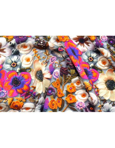 Tissu Gabardine Viscose Imprimé Fleur Chic Violet de Qualité, Tissu au mètre, Tissu pas cher - Alltissus.com