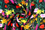 Tissu Gabardine Viscose Imprimé Fleur Stary Noir de Qualité, Tissu au mètre, Tissu pas cher - Alltissus.com