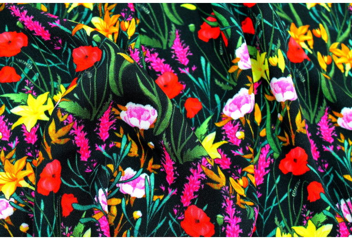 Tissu Gabardine Viscose Imprimé Fleur Stary Noir de Qualité, Tissu au mètre, Tissu pas cher - Alltissus.com