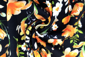 Tissu Gabardine Viscose Imprimé Fleur Violette Noir de Qualité, Tissu au mètre, Tissu pas cher - Alltissus.com
