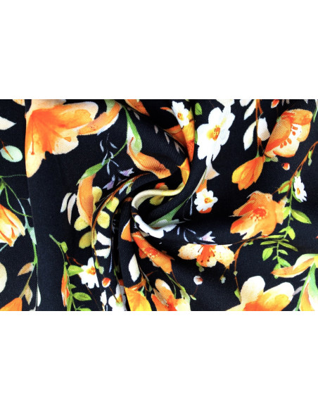 Tissu Gabardine Viscose Imprimé Fleur Violette Noir de Qualité, Tissu au mètre, Tissu pas cher - Alltissus.com