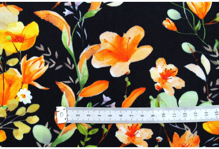 Tissu Gabardine Viscose Imprimé Fleur Violette Noir de Qualité, Tissu au mètre, Tissu pas cher - Alltissus.com