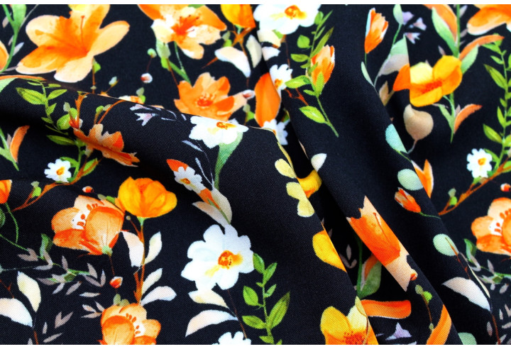 Tissu Gabardine Viscose Imprimé Fleur Violette Noir de Qualité, Tissu au mètre, Tissu pas cher - Alltissus.com