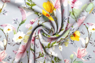 Tissu Gabardine Viscose Imprimé Fleur Violette Gris de Qualité, Tissu au mètre, Tissu pas cher - Alltissus.com