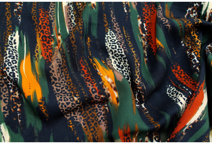 Tissu Gabardine Viscose Imprimé Rayure Félin Vert Foncé de Qualité, Tissu au mètre, Tissu pas cher - Alltissus.com