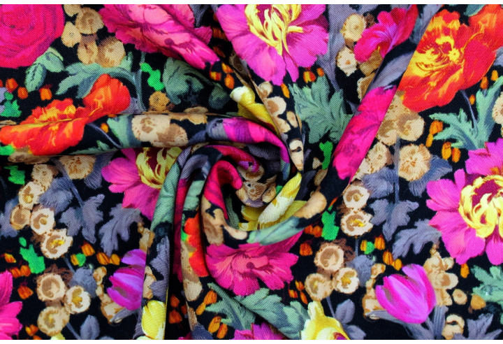 Tissu Gabardine Viscose Imprimé Fleur Rozaly Noir de Qualité, Tissu au mètre, Tissu pas cher - Alltissus.com
