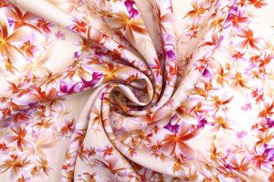 Tissu Gabardine Viscose Imprimé Fleur Cassandra Beige de Qualité, Tissu au mètre, Tissu pas cher - Alltissus.com