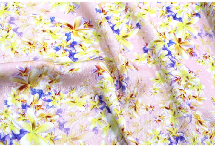 Tissu Gabardine Viscose Imprimé Fleur Cassandra Rose de Qualité, Tissu au mètre, Tissu pas cher - Alltissus.com