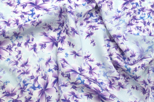 Tissu Gabardine Viscose Imprimé Fleur Cassandra Bleu de Qualité, Tissu au mètre, Tissu pas cher - Alltissus.com 2