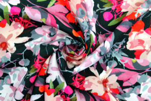 Tissu Gabardine Viscose Imprimé Fleur Maria Noir de Qualité, Tissu au mètre, Tissu pas cher - Alltissus.com