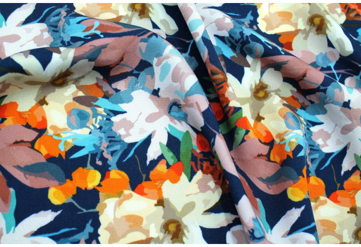 Tissu Gabardine Viscose Imprimé Fleur Maria Marine de Qualité, Tissu au mètre, Tissu pas cher - Alltissus.com