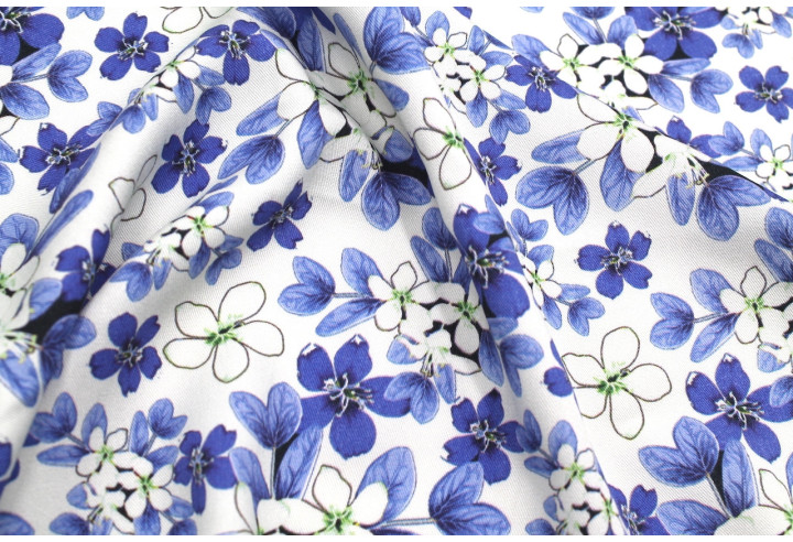 Tissu Gabardine Viscose Imprimé Fleur Lysie Bleu de Qualité, Tissu au mètre, Tissu pas cher - Alltissus.com