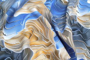 Tissu Gabardine Viscose Imprimé Séïsme Beige et Bleu de Qualité, Tissu au mètre, Tissu pas cher - Alltissus.com 2