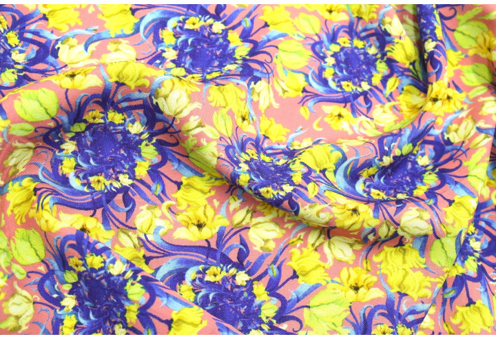 Tissu Gabardine Viscose Imprimé Corbeille de fleurs Rose de Qualité, Tissu au mètre, Tissu pas cher - Alltissus.com