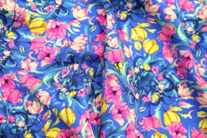 Tissu Gabardine Viscose Imprimé Corbeille de fleurs Bleu de Qualité, Tissu au mètre, Tissu pas cher - Alltissus.com 2