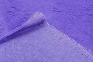 Tissu Fausse Fourrure Douce Violine de Qualité, Tissus au mètre, Tissus pas cher - Alltissus.com 2