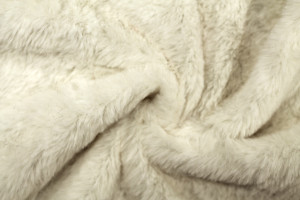 Tissu Fausse Fourrure Blanc cassé -Au Mètre
